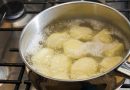 Mida teha veega, milles kartuleid keedeti? Minu vanaema nõuanded.  Peale selle artikli läbilugemist lõpetate te vee väljavalamist, kus keedeti kartuleid.